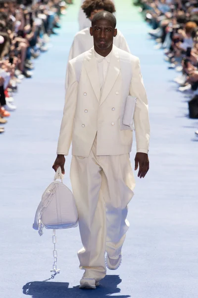 Look 1